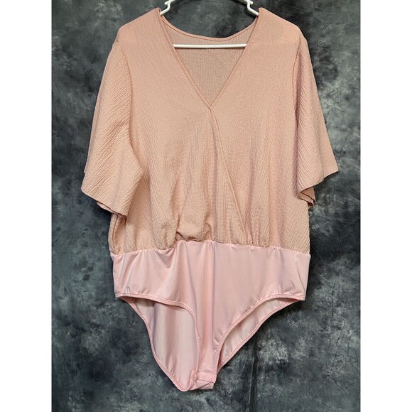 Shein Curve 4xl Peach Short Sleeve V-Neck Wrap Front Textured Bodysuit - Picture 1 of 4